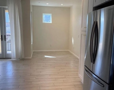 1654 Greenfield Ave - Photo Thumbnail 15