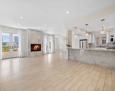 1654 Greenfield Ave - Photo Thumbnail 1