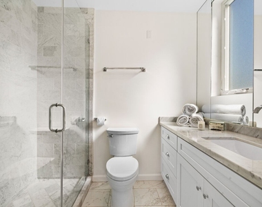 1654 Greenfield Ave - Photo Thumbnail 11