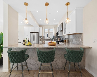 1654 Greenfield Ave - Photo Thumbnail 25