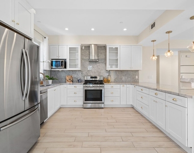 1654 Greenfield Ave - Photo Thumbnail 3