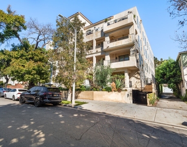 1654 Greenfield Ave - Photo Thumbnail 24