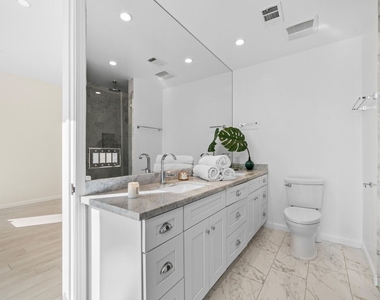 1654 Greenfield Ave - Photo Thumbnail 7