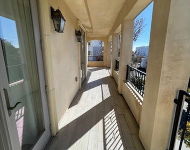 1654 Greenfield Ave - Photo Thumbnail 20