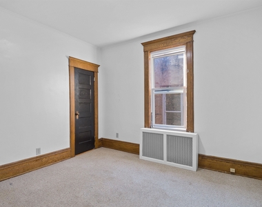 264 Woodlawn Ave - Photo Thumbnail 14