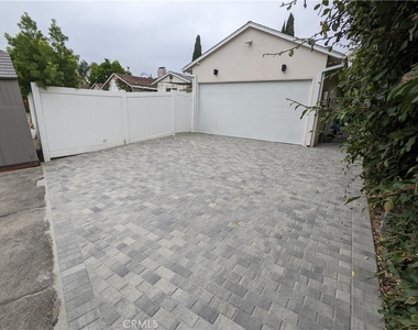 4466 Sherman Oaks Circle - Photo Thumbnail 21