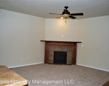 3609 N Oak Hollow Dr - Photo Thumbnail 5