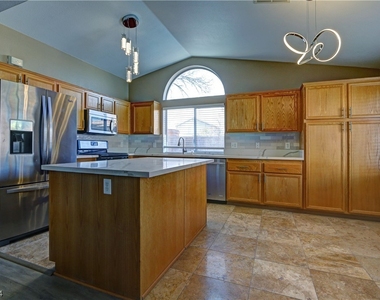 9794 Ice Box Canyon Court - Photo Thumbnail 10