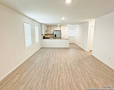 168 Payton Pl - Photo Thumbnail 5