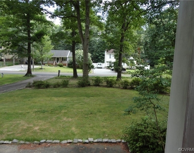 10224 Dakins Drive - Photo Thumbnail 4