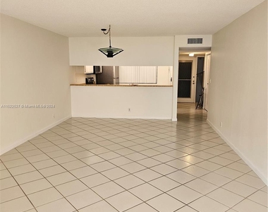 8040 Hampton Blvd - Photo Thumbnail 11