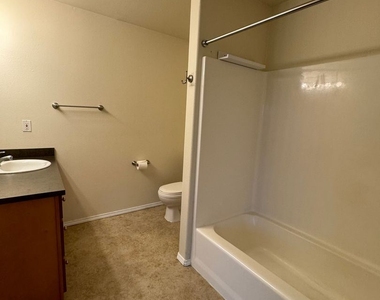 15320 Nw Central Dr #326 - Photo Thumbnail 6