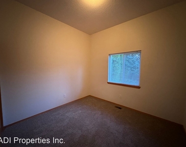 16568 Nw Argyle Way - Photo Thumbnail 5