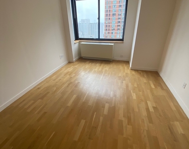 East 96th Street - Photo Thumbnail 1