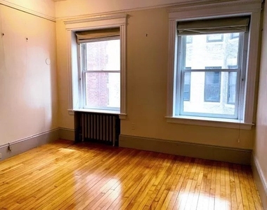 1080 Beacon St - Photo Thumbnail 9