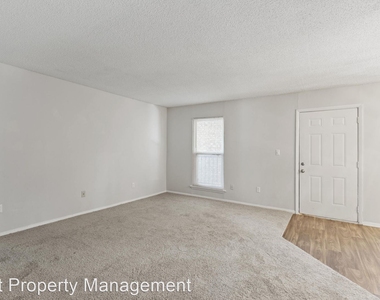2413 Wade Hampton Blvd 864-244-0899 - Photo Thumbnail 3
