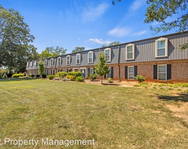 2413 Wade Hampton Blvd 864-244-0899 - Photo Thumbnail 10