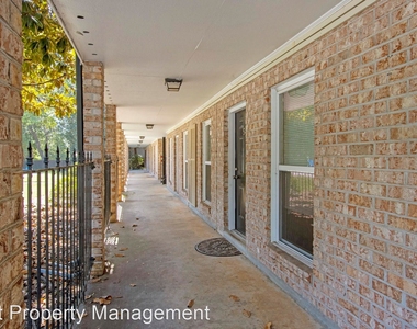 2413 Wade Hampton Blvd 864-244-0899 - Photo Thumbnail 7