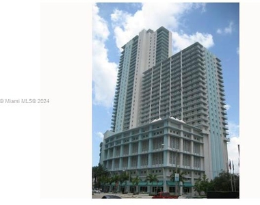 1250 S Miami Av - Photo Thumbnail 3