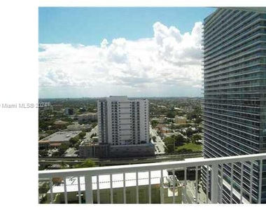 1250 S Miami Av - Photo Thumbnail 13