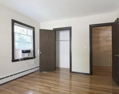 38 Arnold Ave - Photo Thumbnail 10