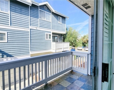 310 S Emerald Street - Photo Thumbnail 16