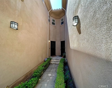 20402 Santa Ana Avenue - Photo Thumbnail 4