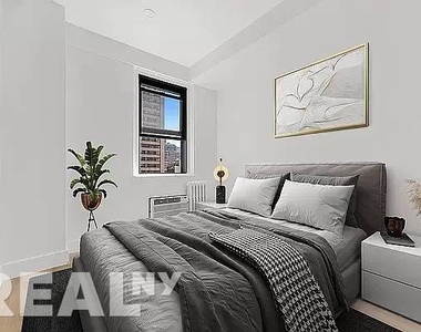 138 East 38th Street - Photo Thumbnail 1