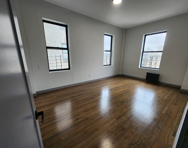 550 West 157th Street - Photo Thumbnail 2