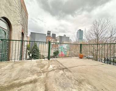 38 Greene Avenue - Photo Thumbnail 12