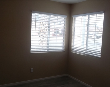 5820 Silver Heights Street - Photo Thumbnail 22