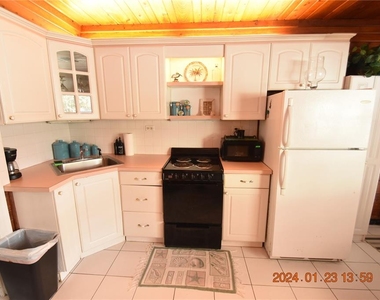 146 Coral Avenue - Photo Thumbnail 7