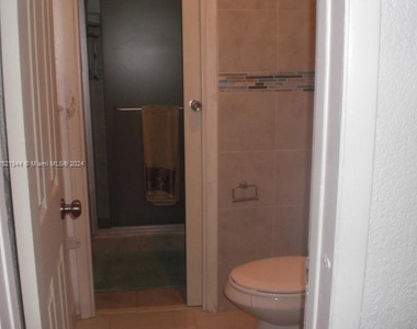 5012 Sw 90th Way - Photo Thumbnail 12