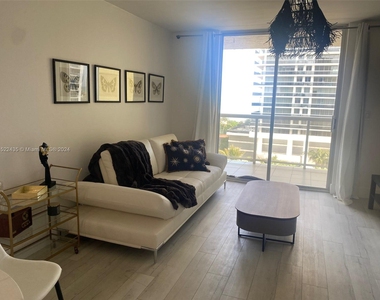 5880 Collins Ave - Photo Thumbnail 5