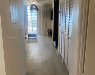 5880 Collins Ave - Photo Thumbnail 25