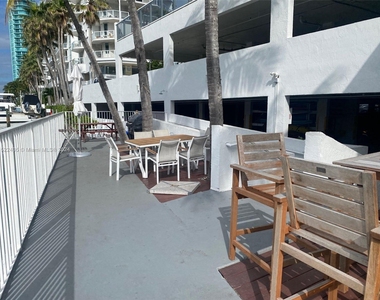 5880 Collins Ave - Photo Thumbnail 28