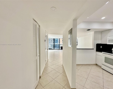 2301 S Ocean Dr - Photo Thumbnail 5