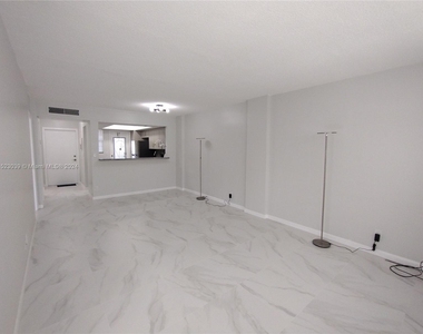 1333 E Hallandale Beach Blvd - Photo Thumbnail 6