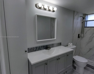 1333 E Hallandale Beach Blvd - Photo Thumbnail 12