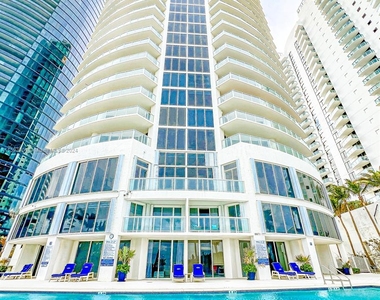 18671 Collins Ave - Photo Thumbnail 46