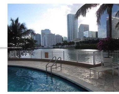 801 Brickell Key Bl - Photo Thumbnail 9