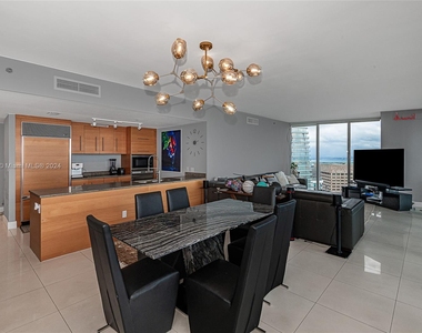 465 Brickell Ave - Photo Thumbnail 27