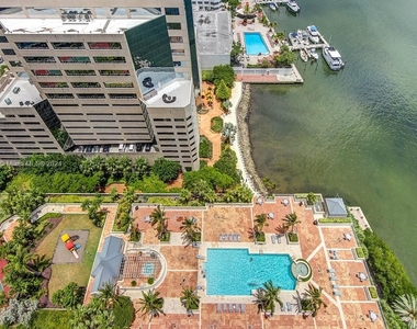 1111 Brickell Bay Dr - Photo Thumbnail 10