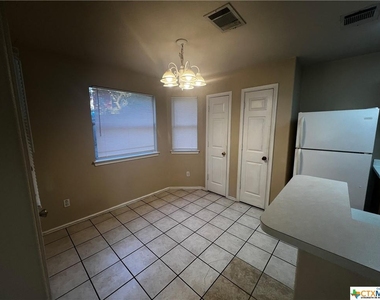 828 Sagewood Trail - Photo Thumbnail 3