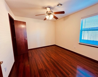 4104 Scissortail Street - Photo Thumbnail 15