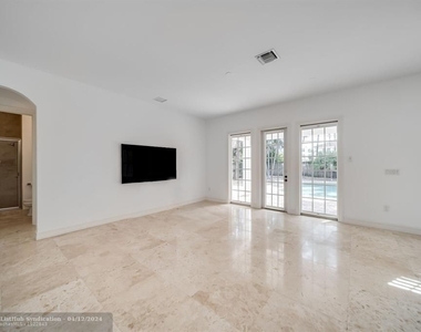 2626 Alamanda Ct - Photo Thumbnail 10