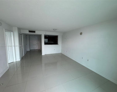 2101 Brickell Ave - Photo Thumbnail 1