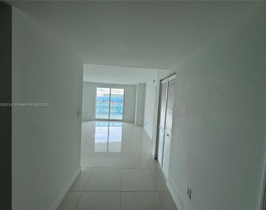 2101 Brickell Ave - Photo Thumbnail 0