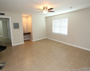 1129 W Ashby Pl - Photo Thumbnail 13