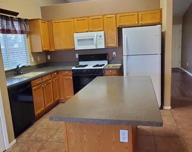 7450 E Paseo Dulce - Photo Thumbnail 12